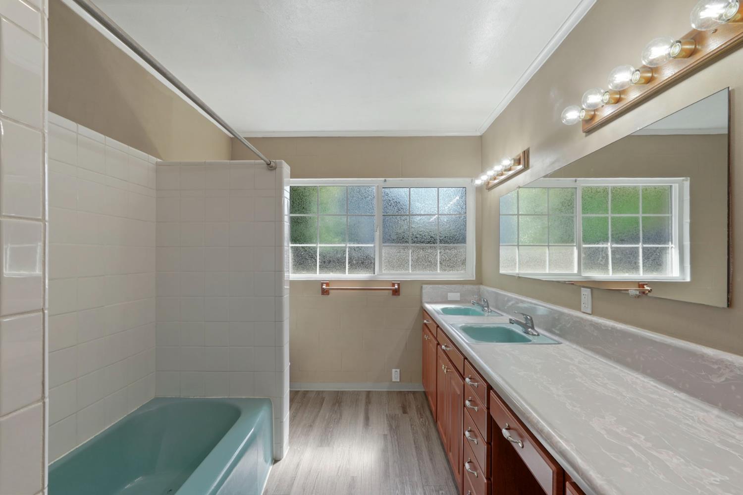 281 Lambuth Ave, Oakdale, CA 95361