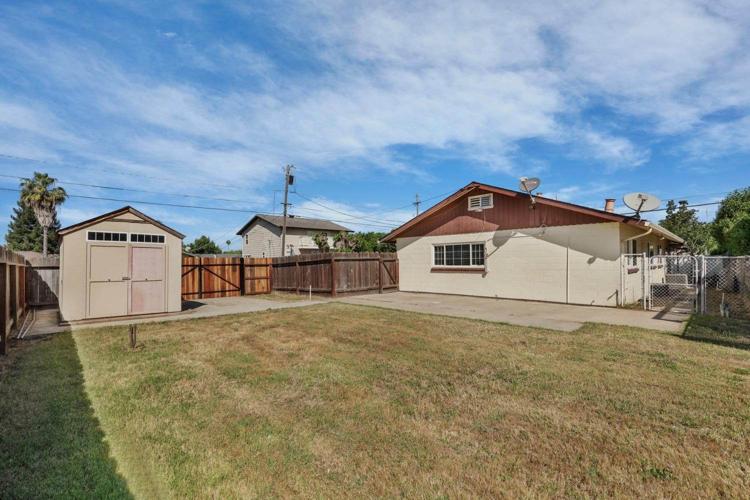 281 Lambuth Ave, Oakdale, CA 95361