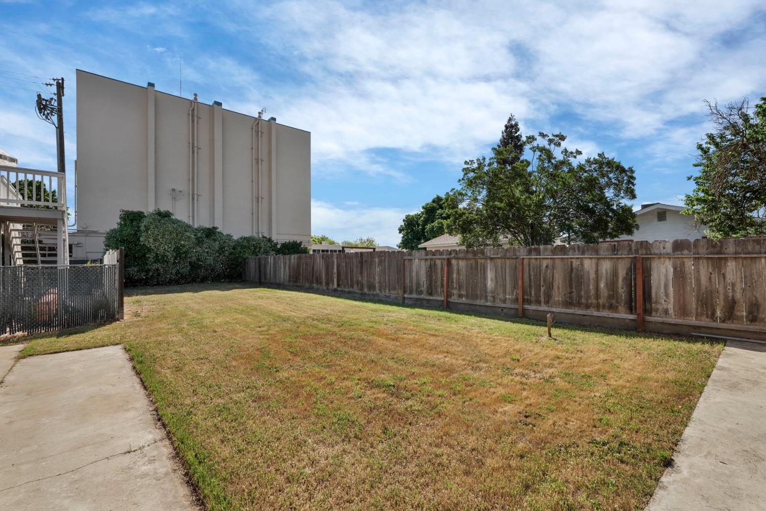 281 Lambuth Ave, Oakdale, CA 95361