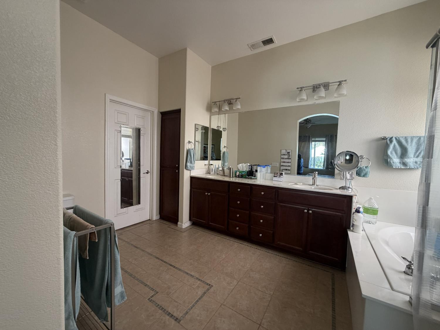 2859 Sierra Gold Ct, Riverbank, CA 95367