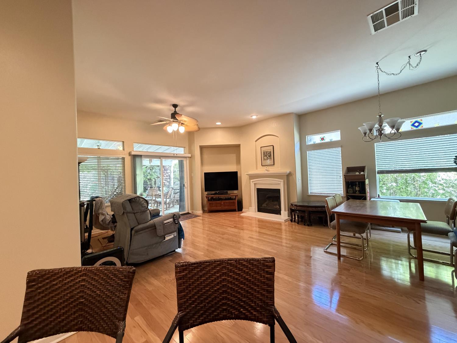 2859 Sierra Gold Ct, Riverbank, CA 95367