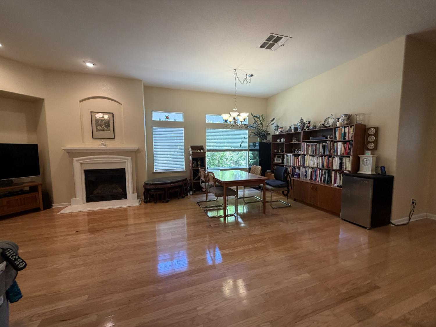 2859 Sierra Gold Ct, Riverbank, CA 95367