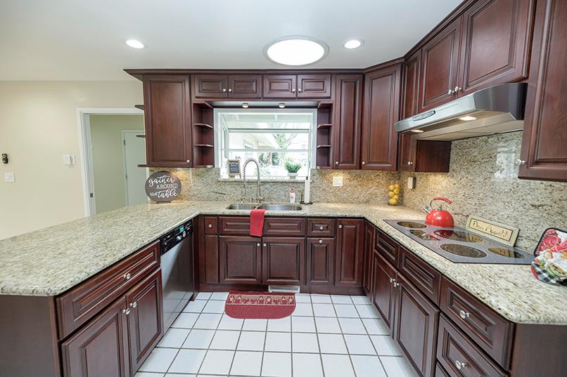 302 Leveland Ln, Modesto, CA 95350