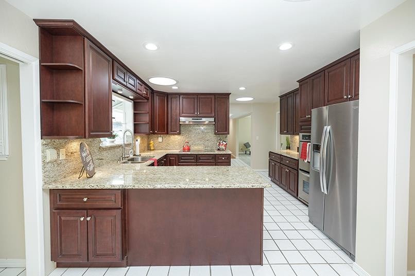 302 Leveland Ln, Modesto, CA 95350