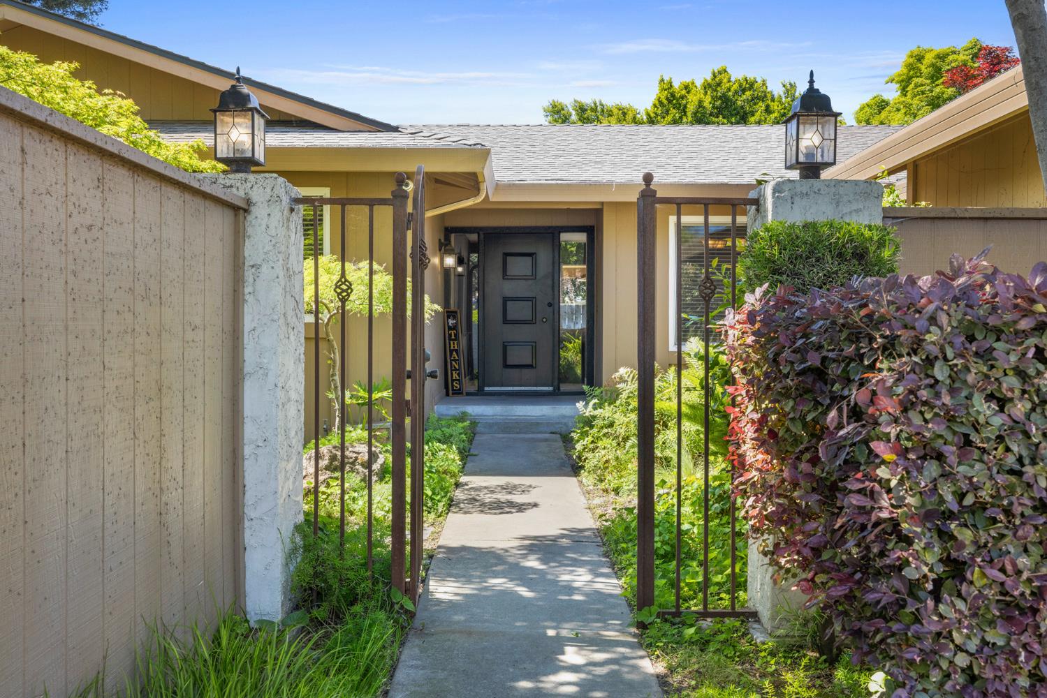 3305 Appaloosa Ct, Modesto, CA 95356