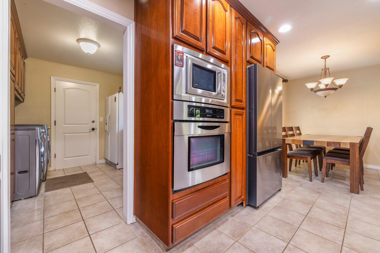 3305 Appaloosa Ct, Modesto, CA 95356