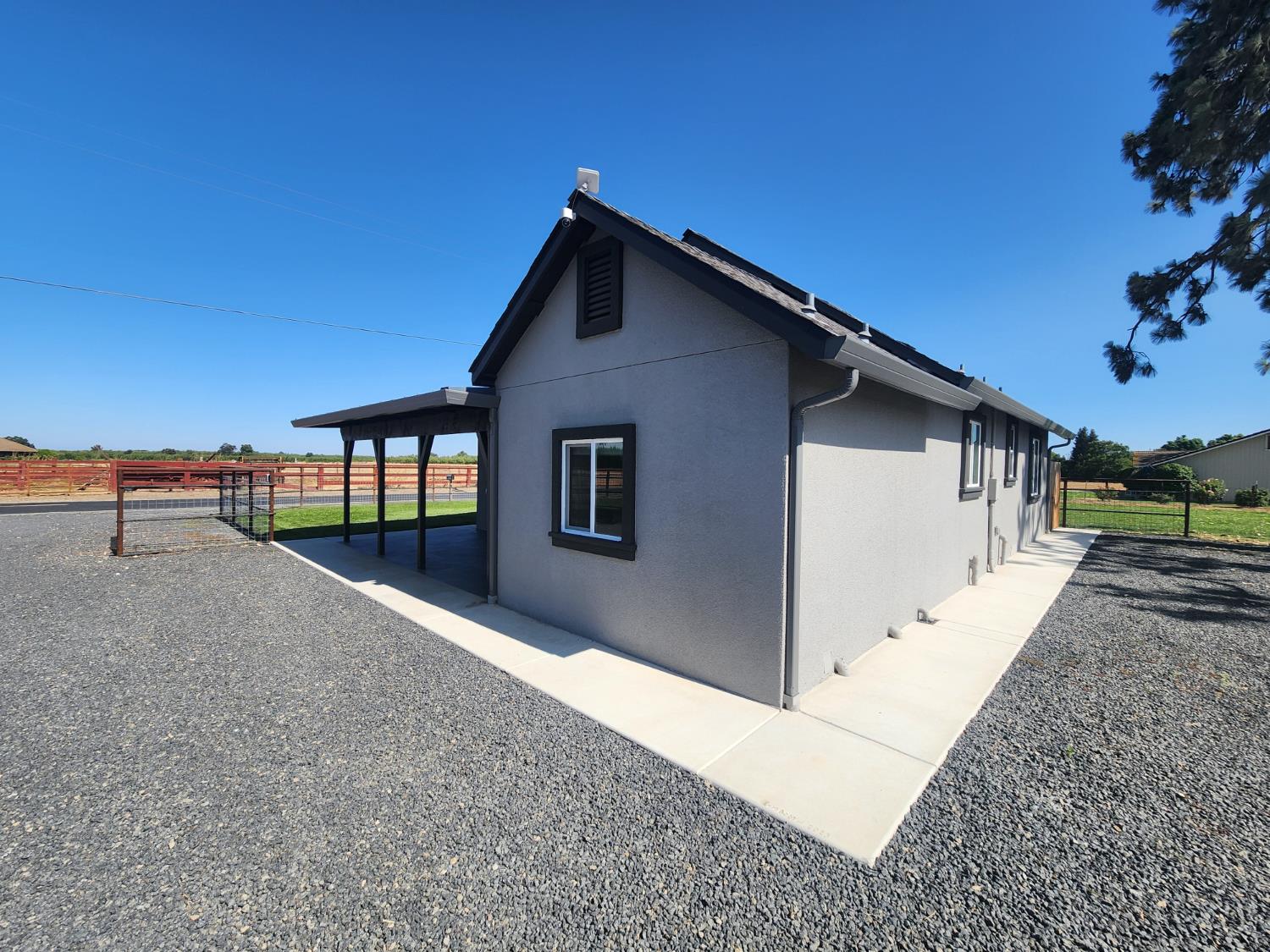20383 Sutliff Rd, Escalon, CA 95320