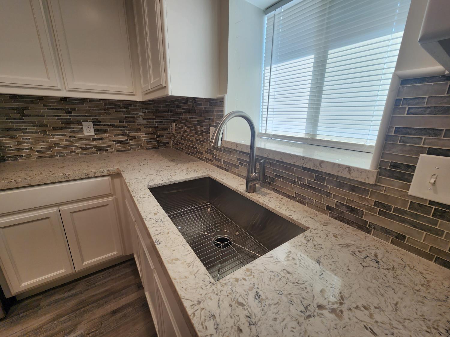 20383 Sutliff Rd, Escalon, CA 95320