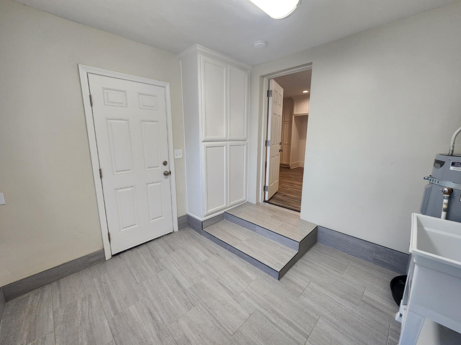 20383 Sutliff Rd, Escalon, CA 95320