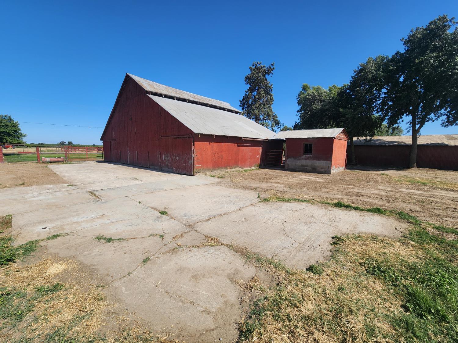 20383 Sutliff Rd, Escalon, CA 95320