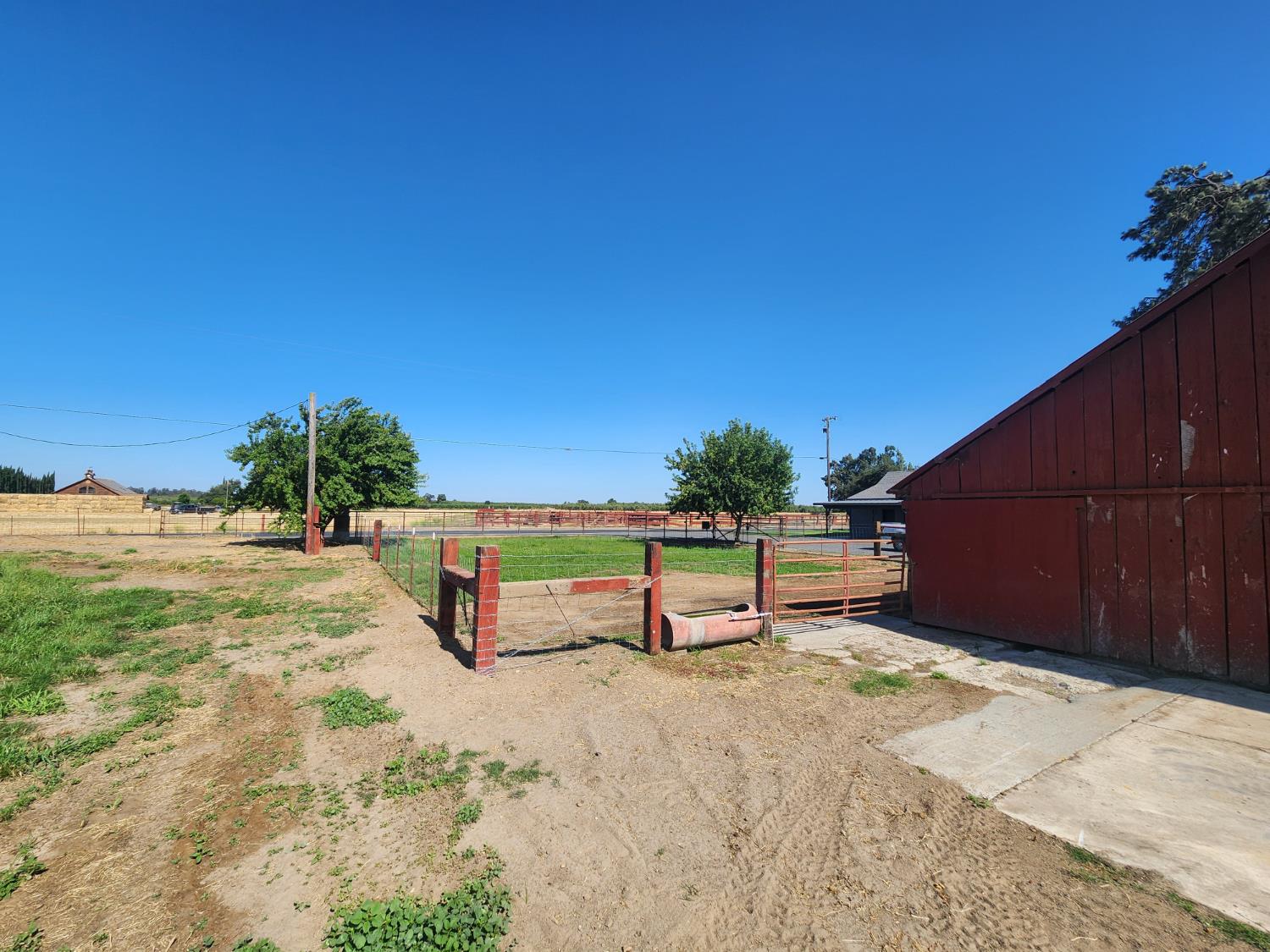 20383 Sutliff Rd, Escalon, CA 95320