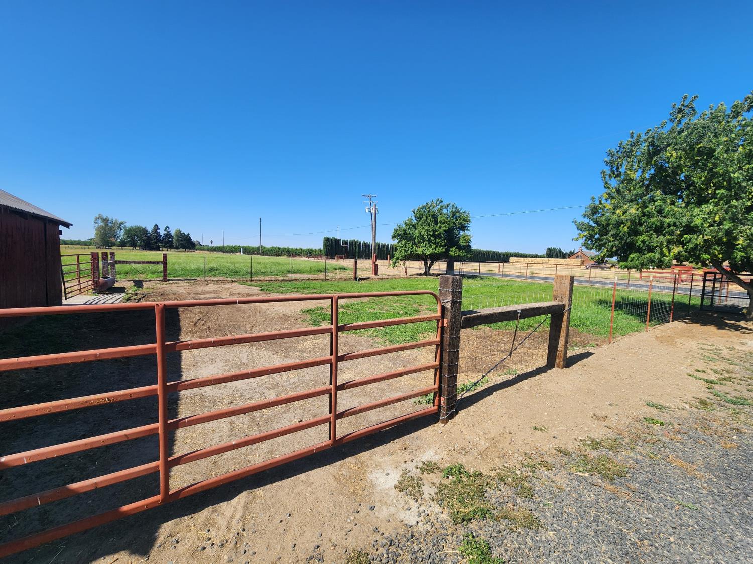 20383 Sutliff Rd, Escalon, CA 95320