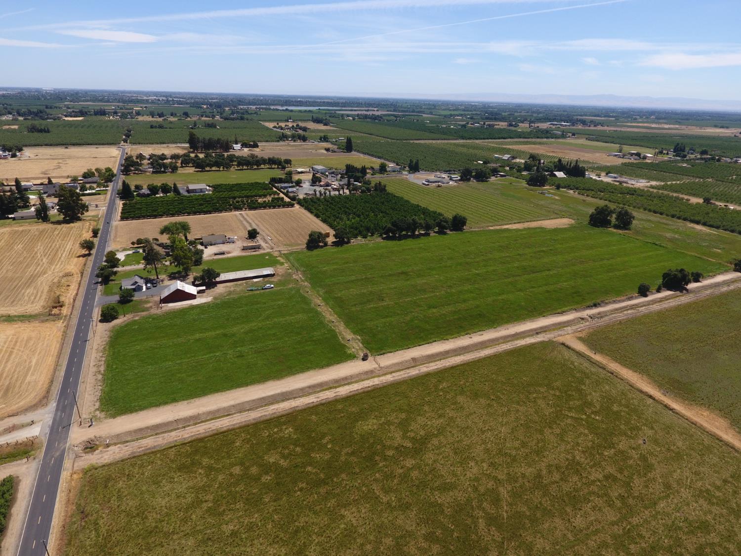 20383 Sutliff Rd, Escalon, CA 95320