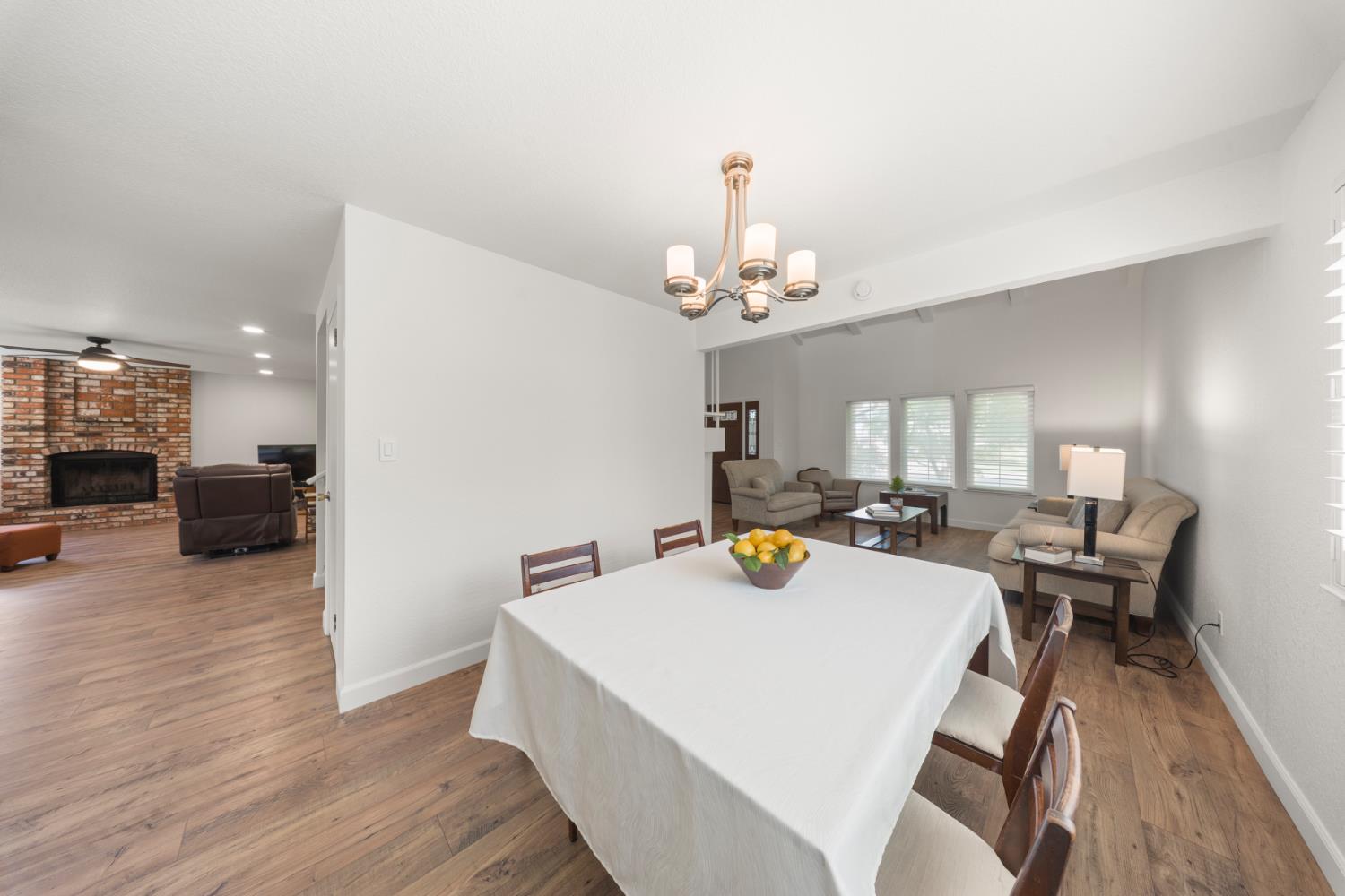 1325 Forest Dr, Turlock, CA 95380