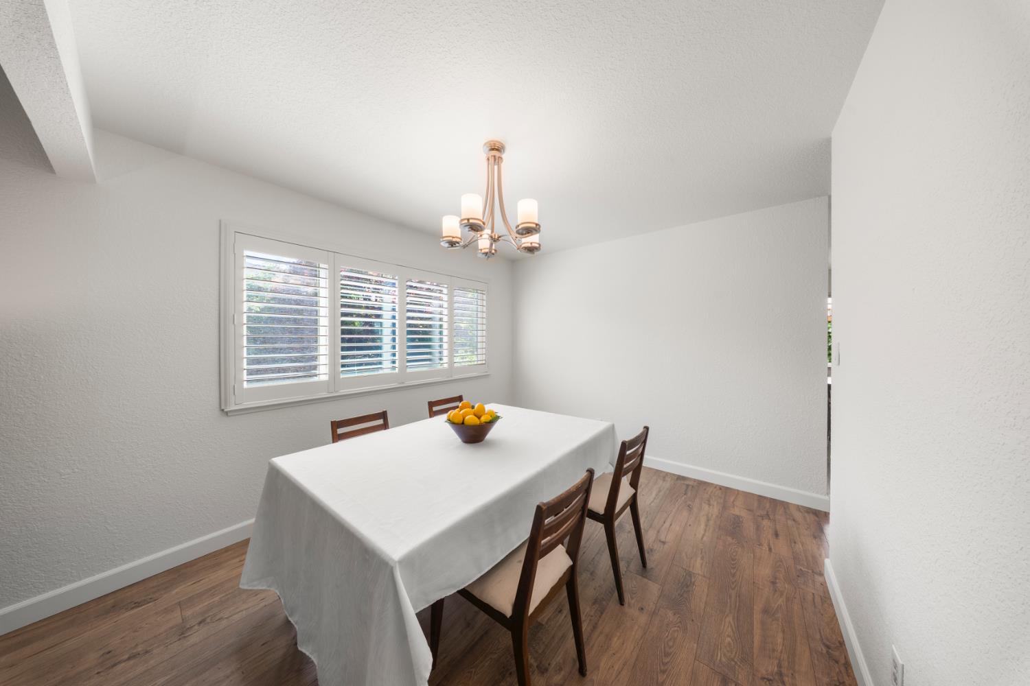 1325 Forest Dr, Turlock, CA 95380