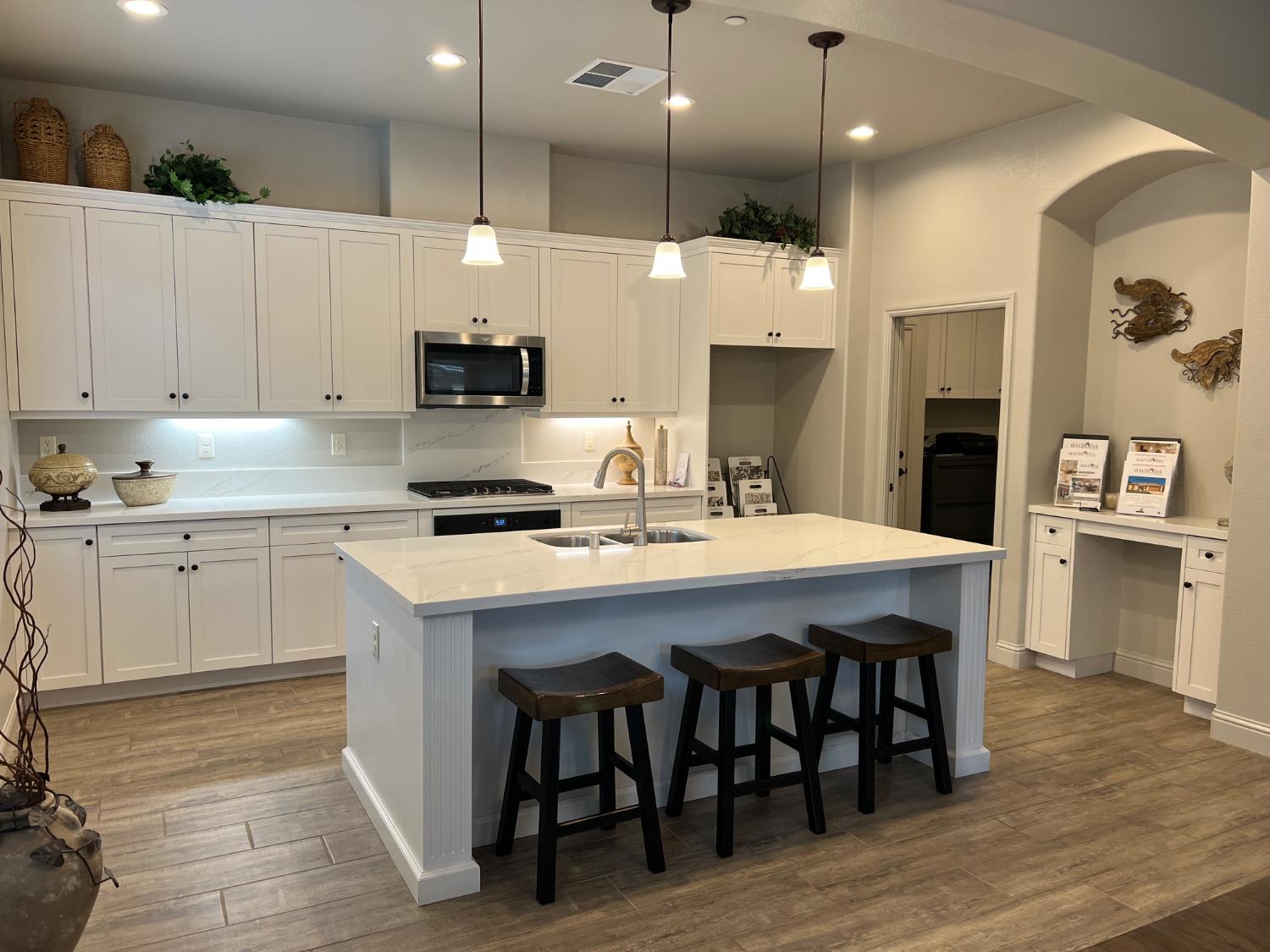 8698 N Privado Ct, Hilmar, CA 95324