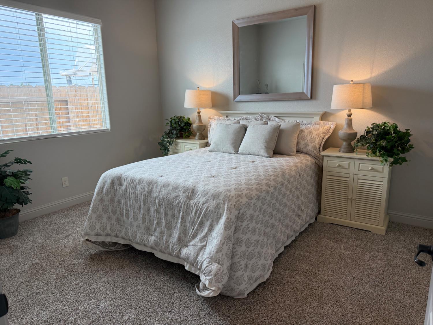 8698 N Privado Ct, Hilmar, CA 95324