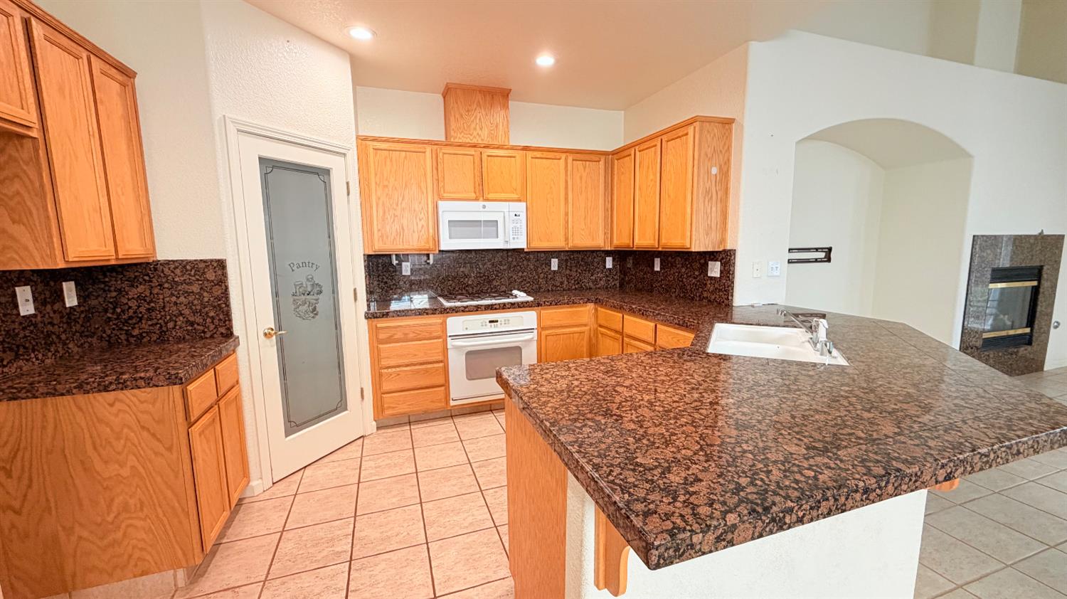 2518 clayridge Ct, Riverbank, CA 95367