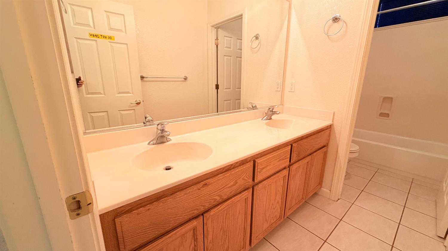 2518 clayridge Ct, Riverbank, CA 95367