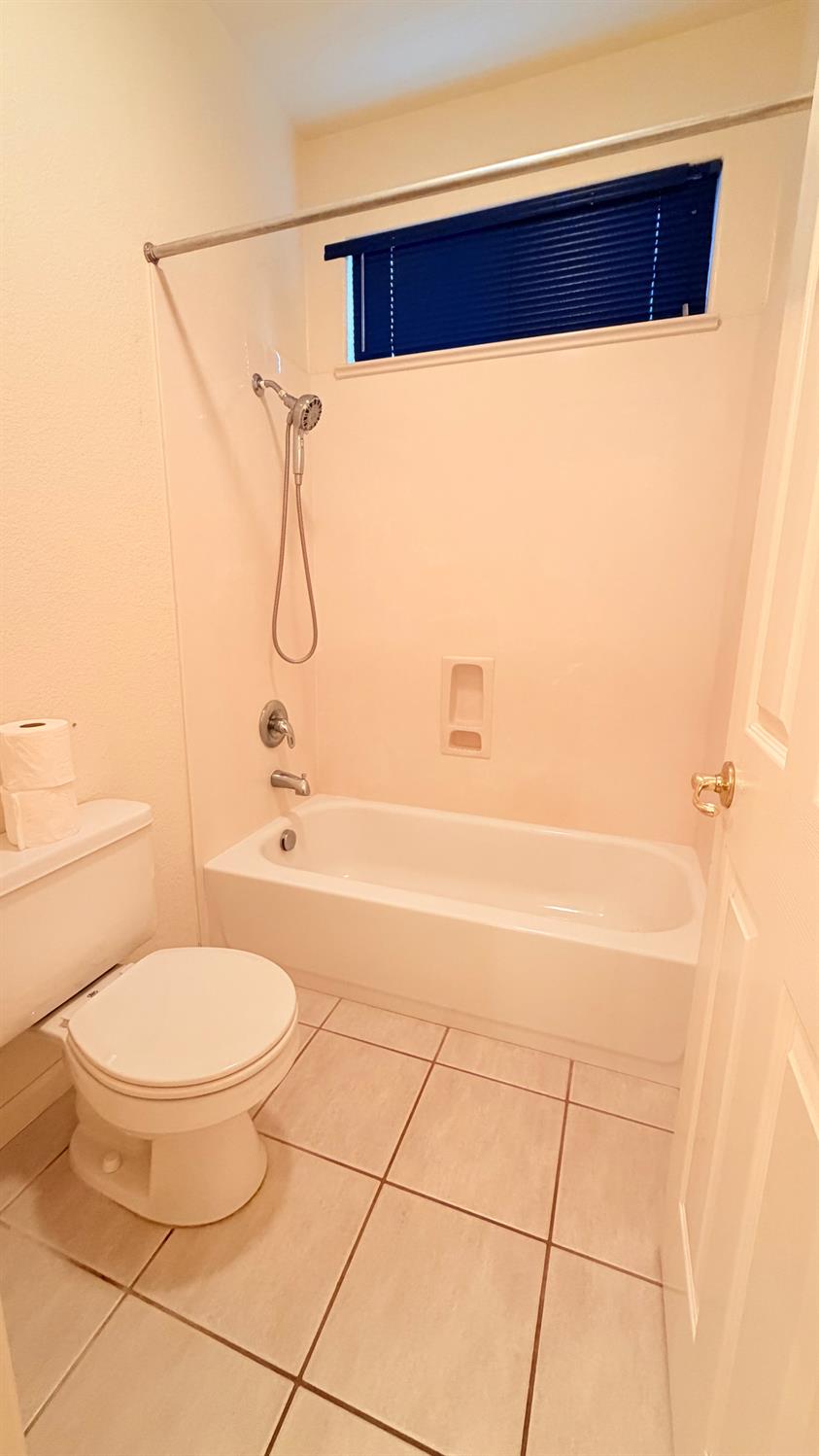 2518 clayridge Ct, Riverbank, CA 95367