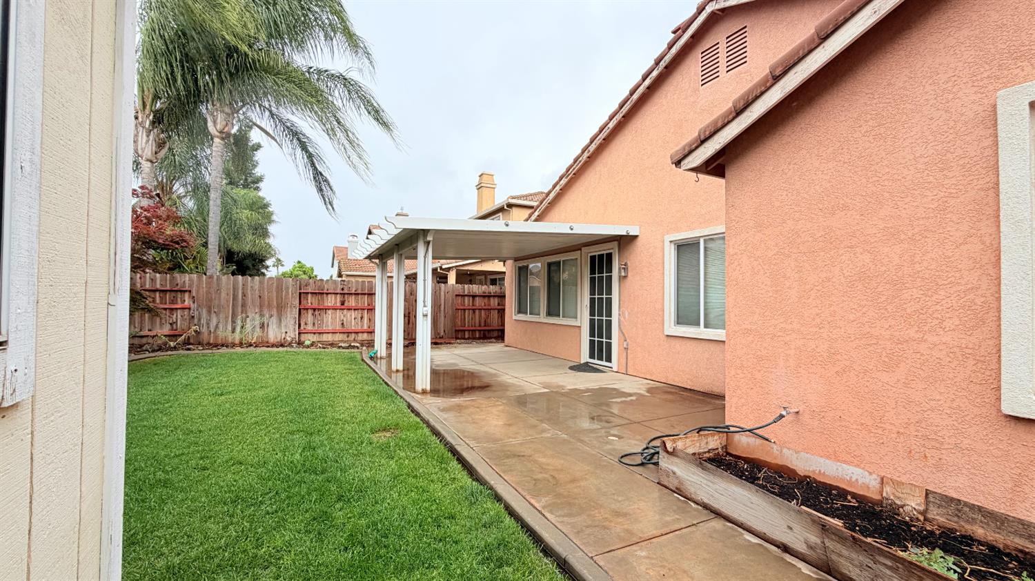 2518 clayridge Ct, Riverbank, CA 95367