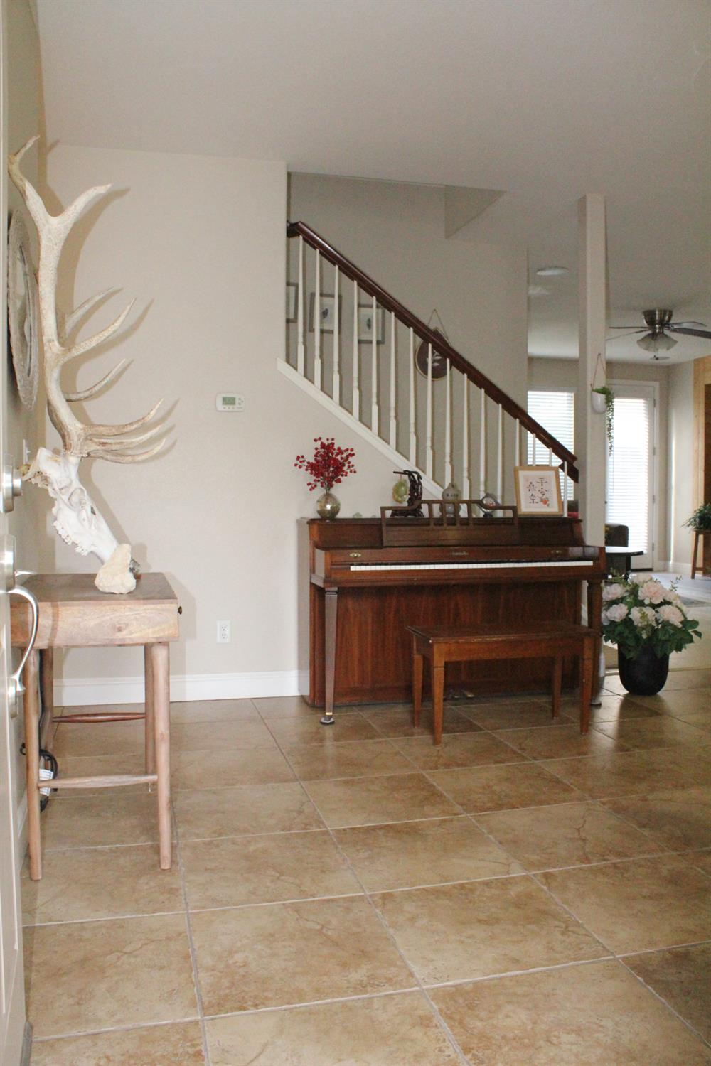 2532 Cottage Pointe Dr, Riverbank, CA 95367