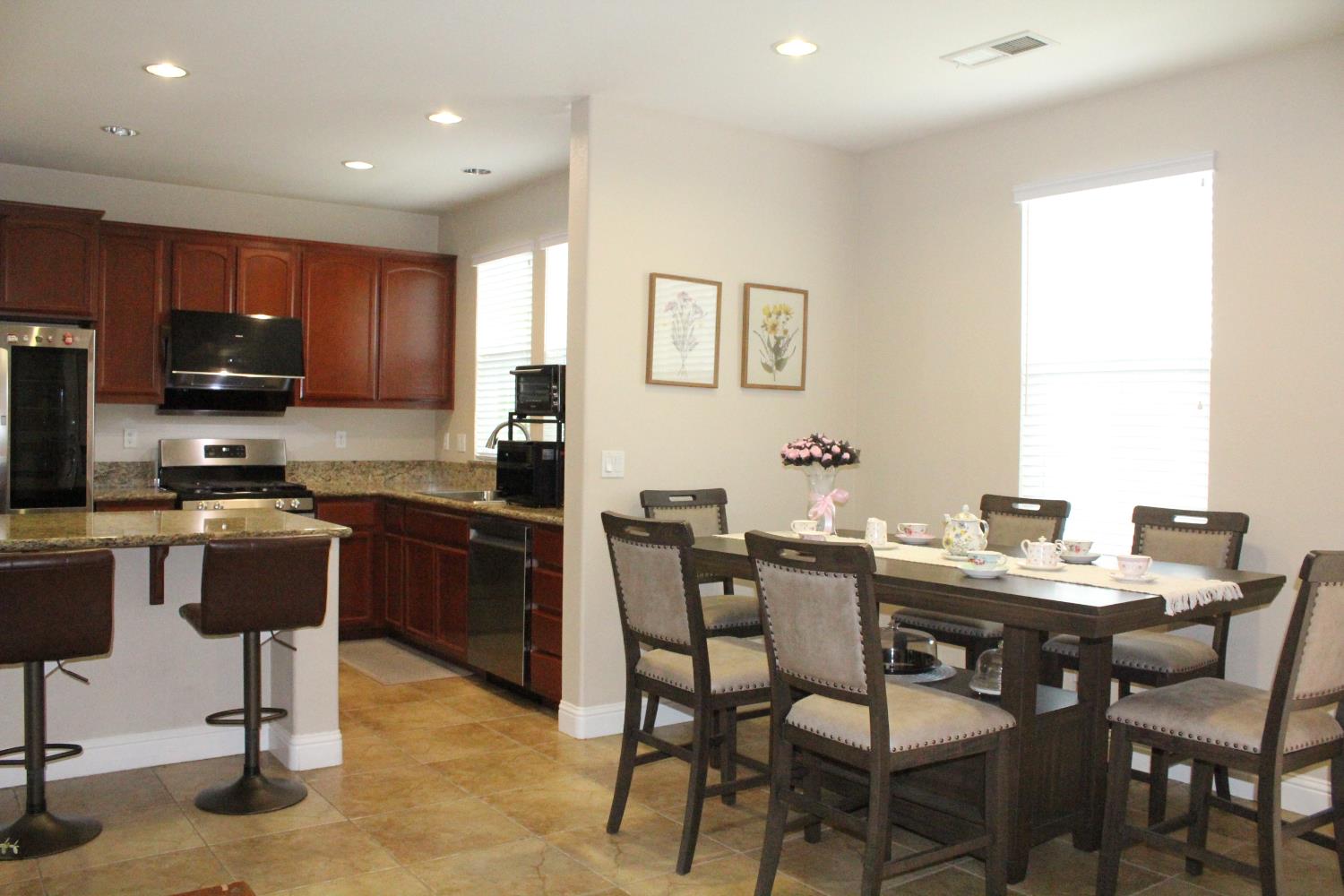 2532 Cottage Pointe Dr, Riverbank, CA 95367