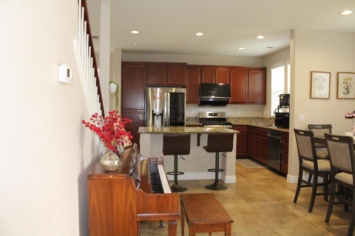 2532 Cottage Pointe Dr, Riverbank, CA 95367