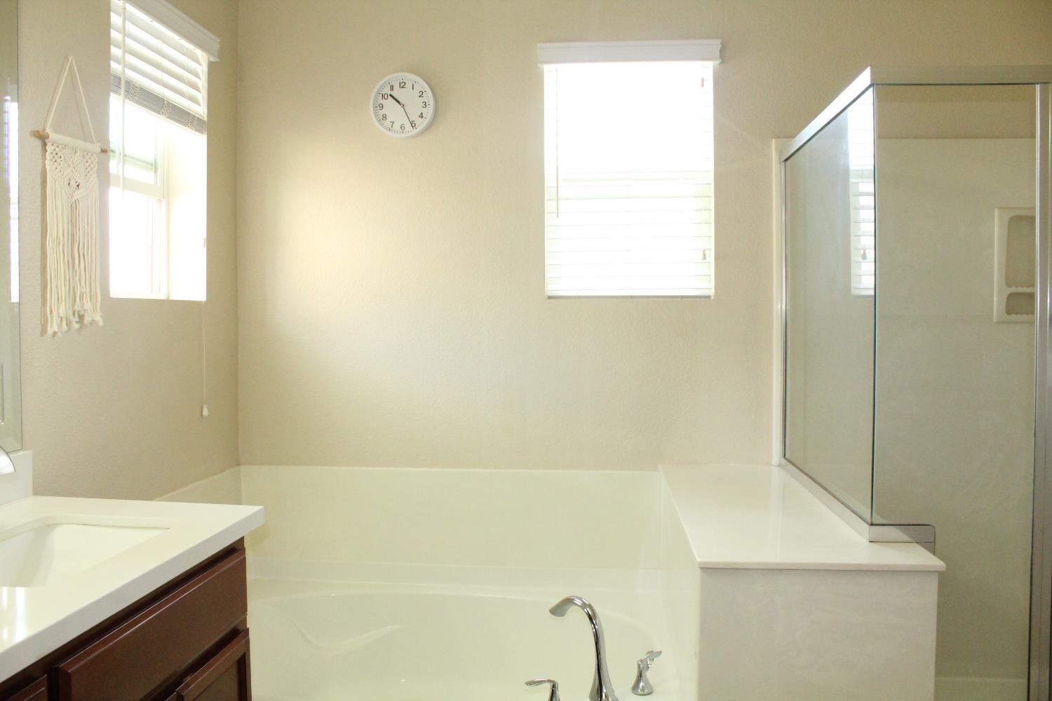 2532 Cottage Pointe Dr, Riverbank, CA 95367