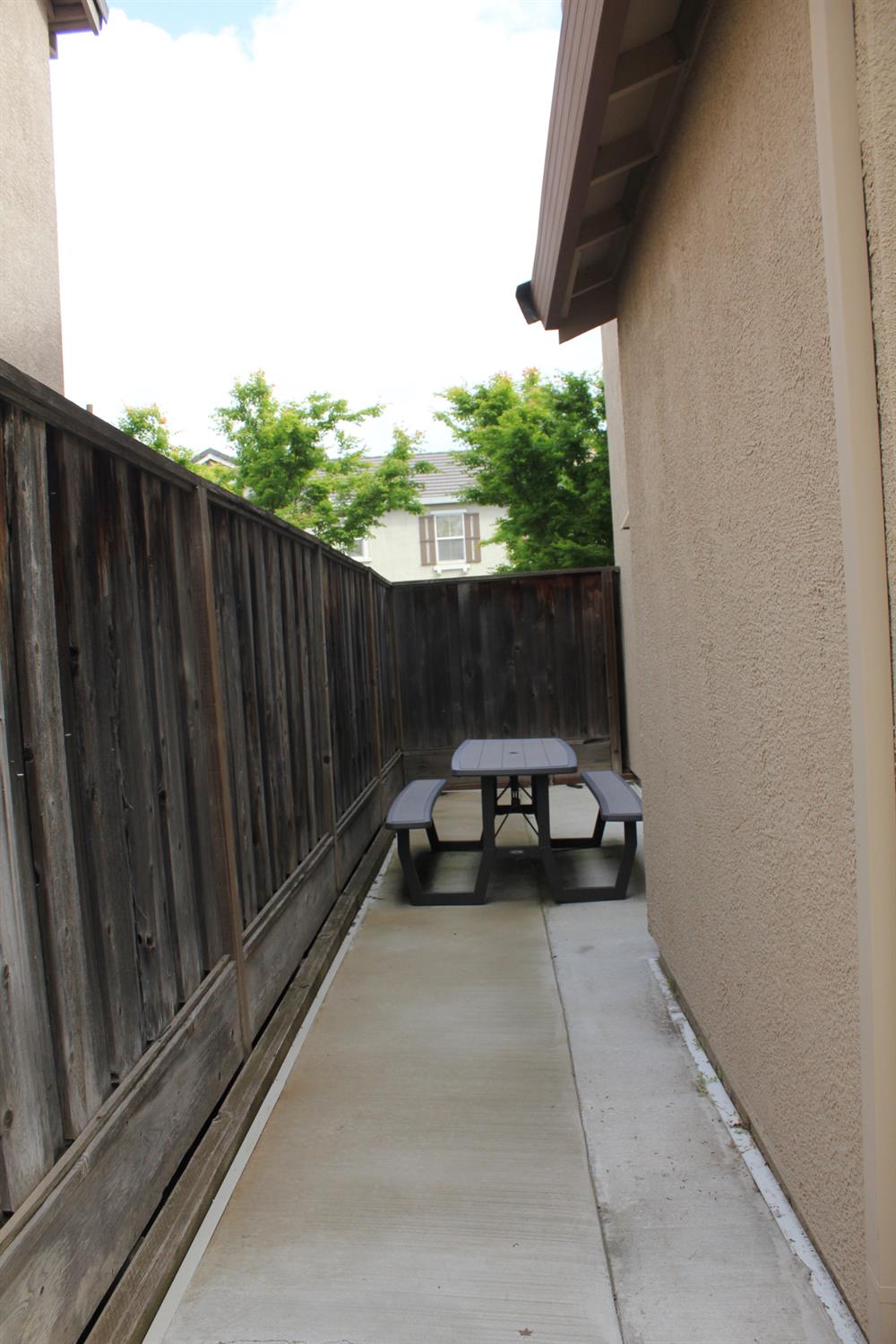 2532 Cottage Pointe Dr, Riverbank, CA 95367