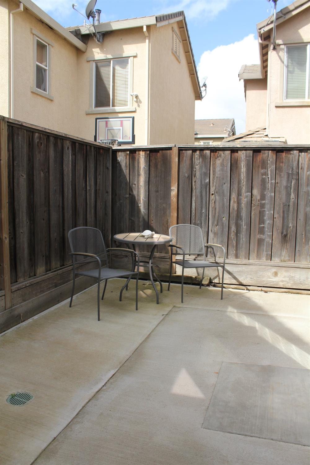 2532 Cottage Pointe Dr, Riverbank, CA 95367