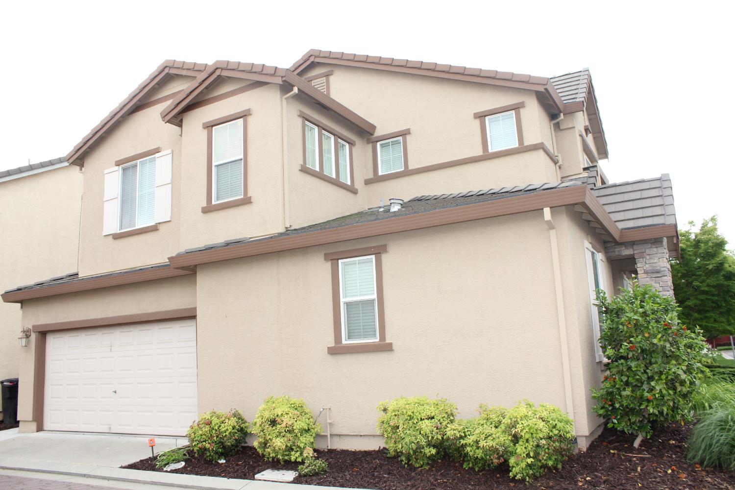 2532 Cottage Pointe Dr, Riverbank, CA 95367