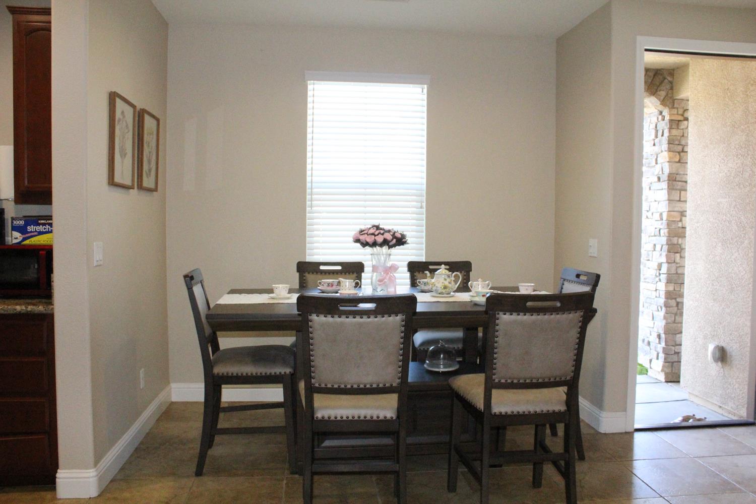 2532 Cottage Pointe Dr, Riverbank, CA 95367