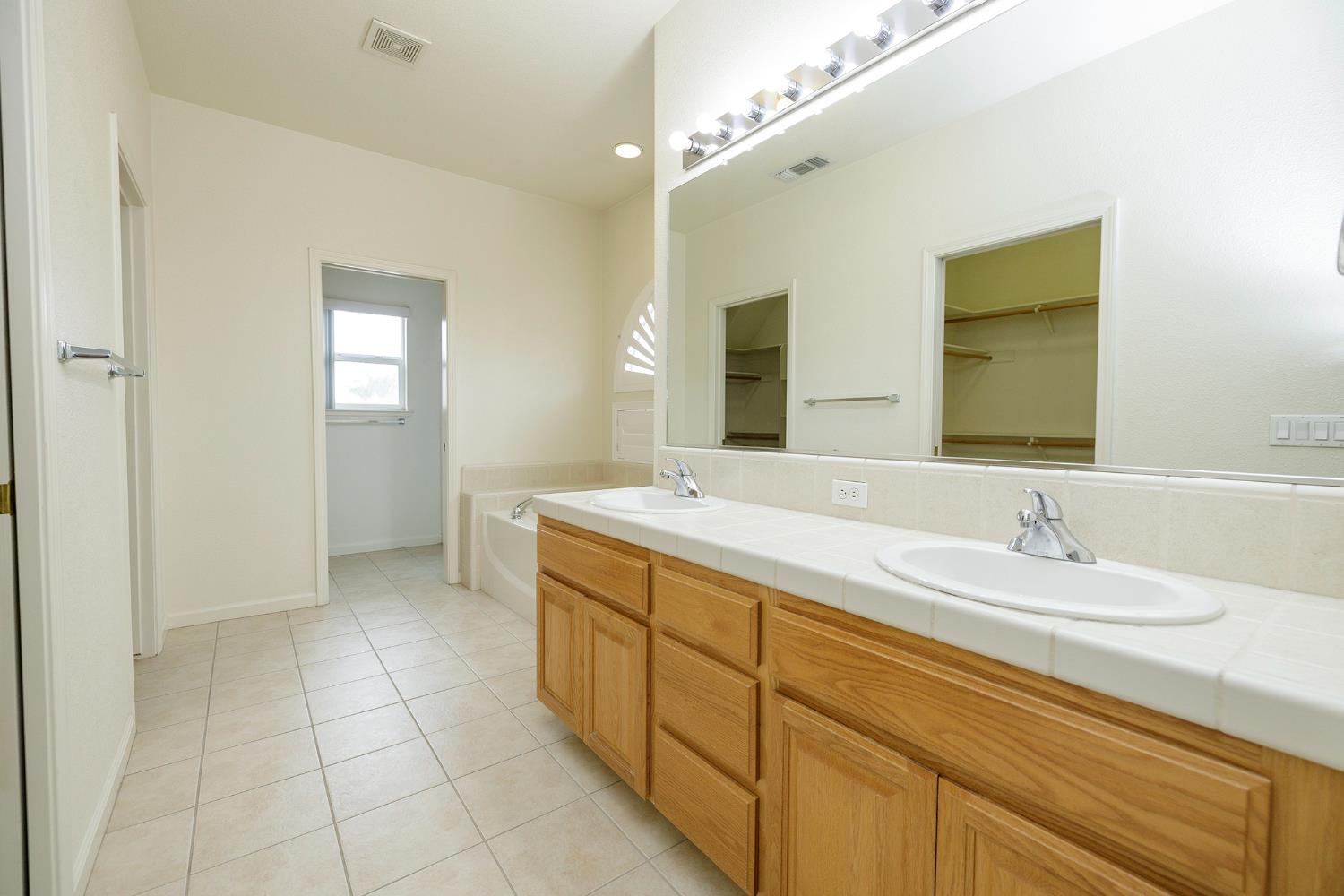 3513 Aristides Dr, Modesto, CA 95355