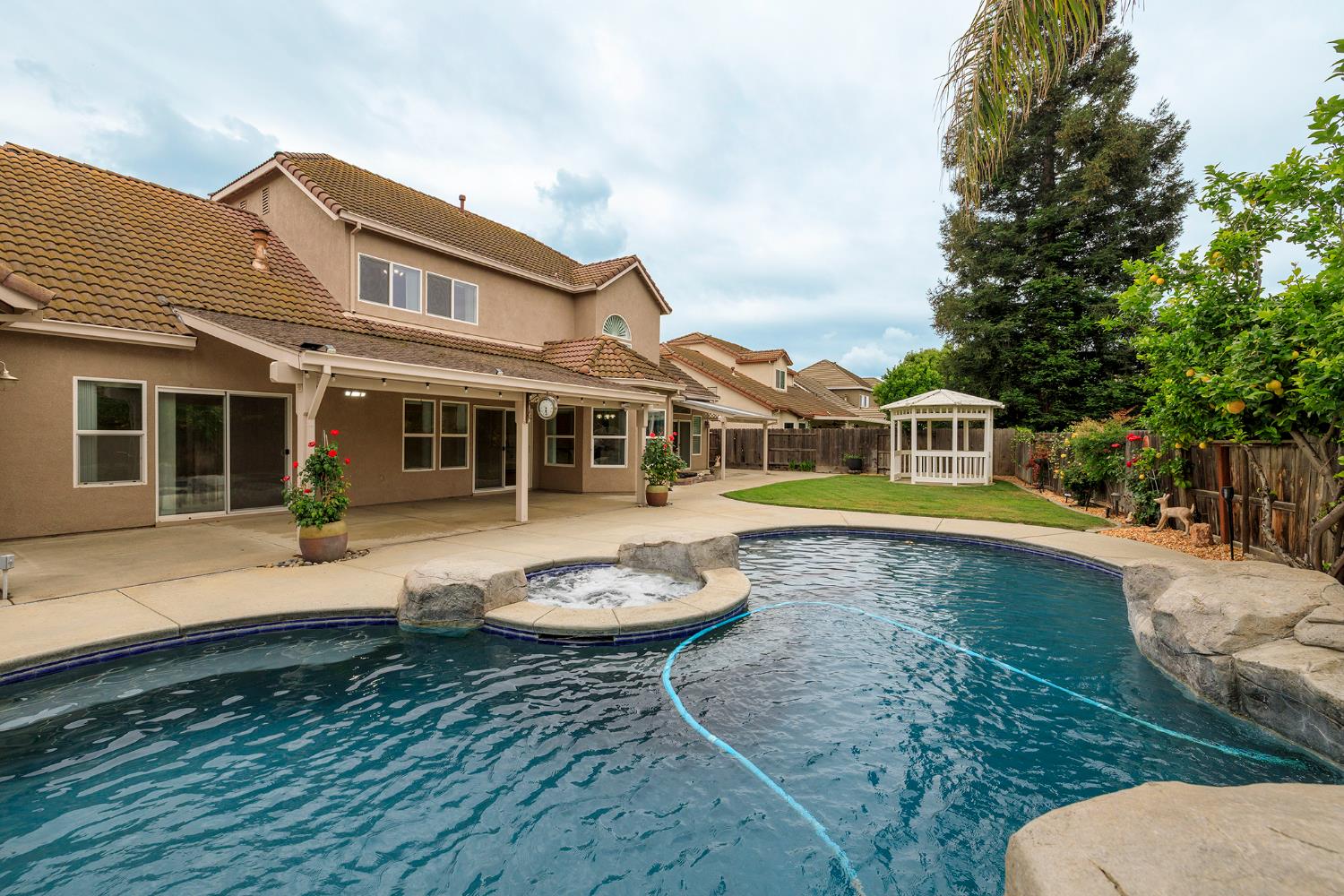 3513 Aristides Dr, Modesto, CA 95355