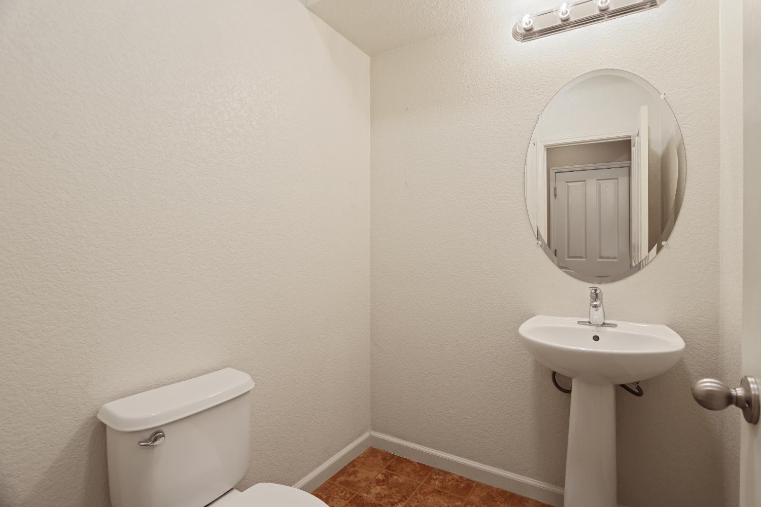 1542 Hearthsong Dr, Manteca, CA 95337