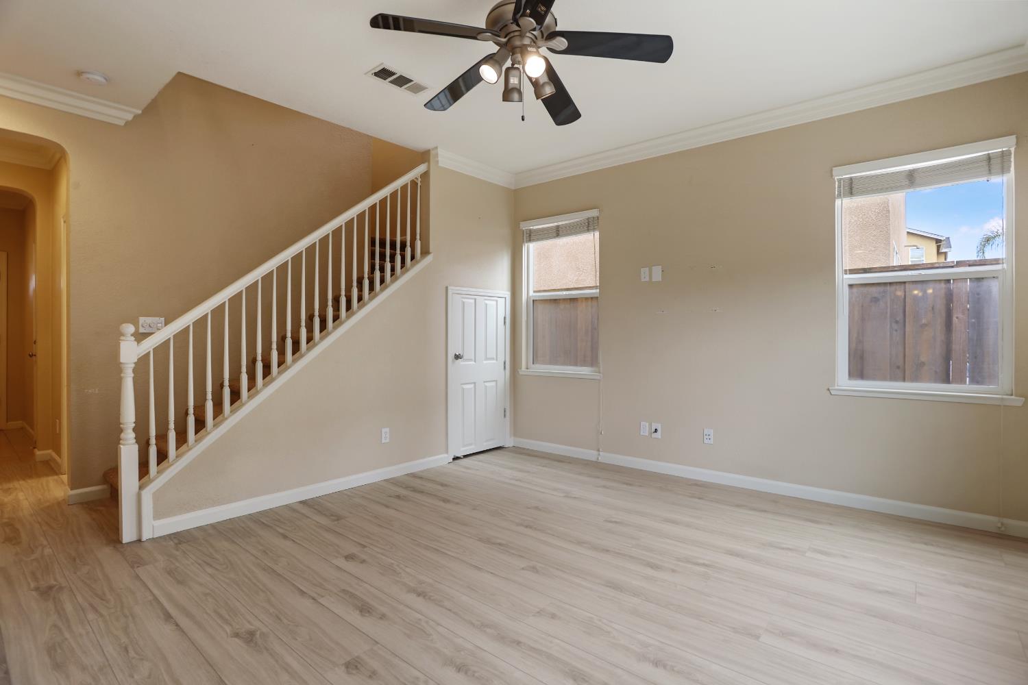 1542 Hearthsong Dr, Manteca, CA 95337