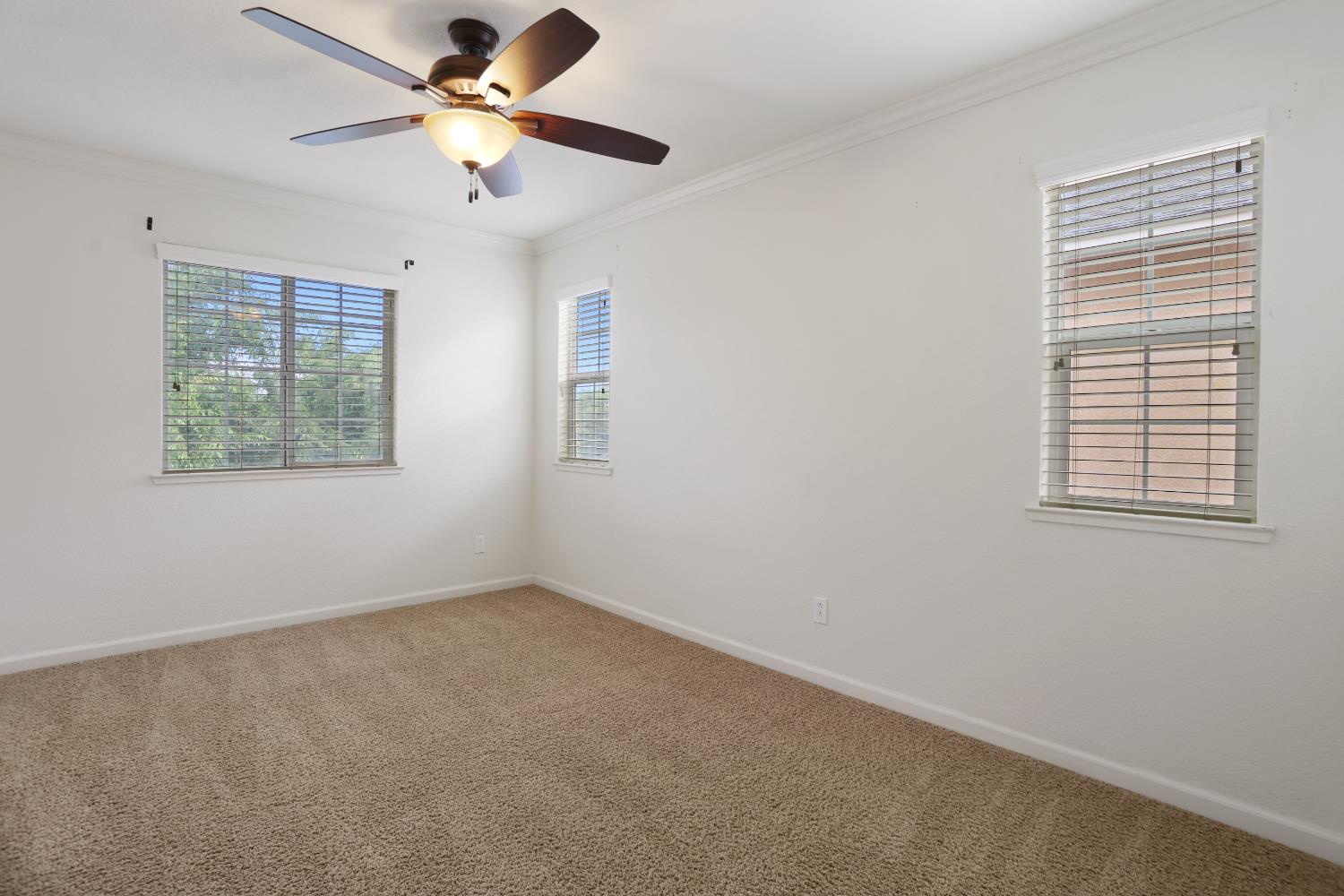 1542 Hearthsong Dr, Manteca, CA 95337