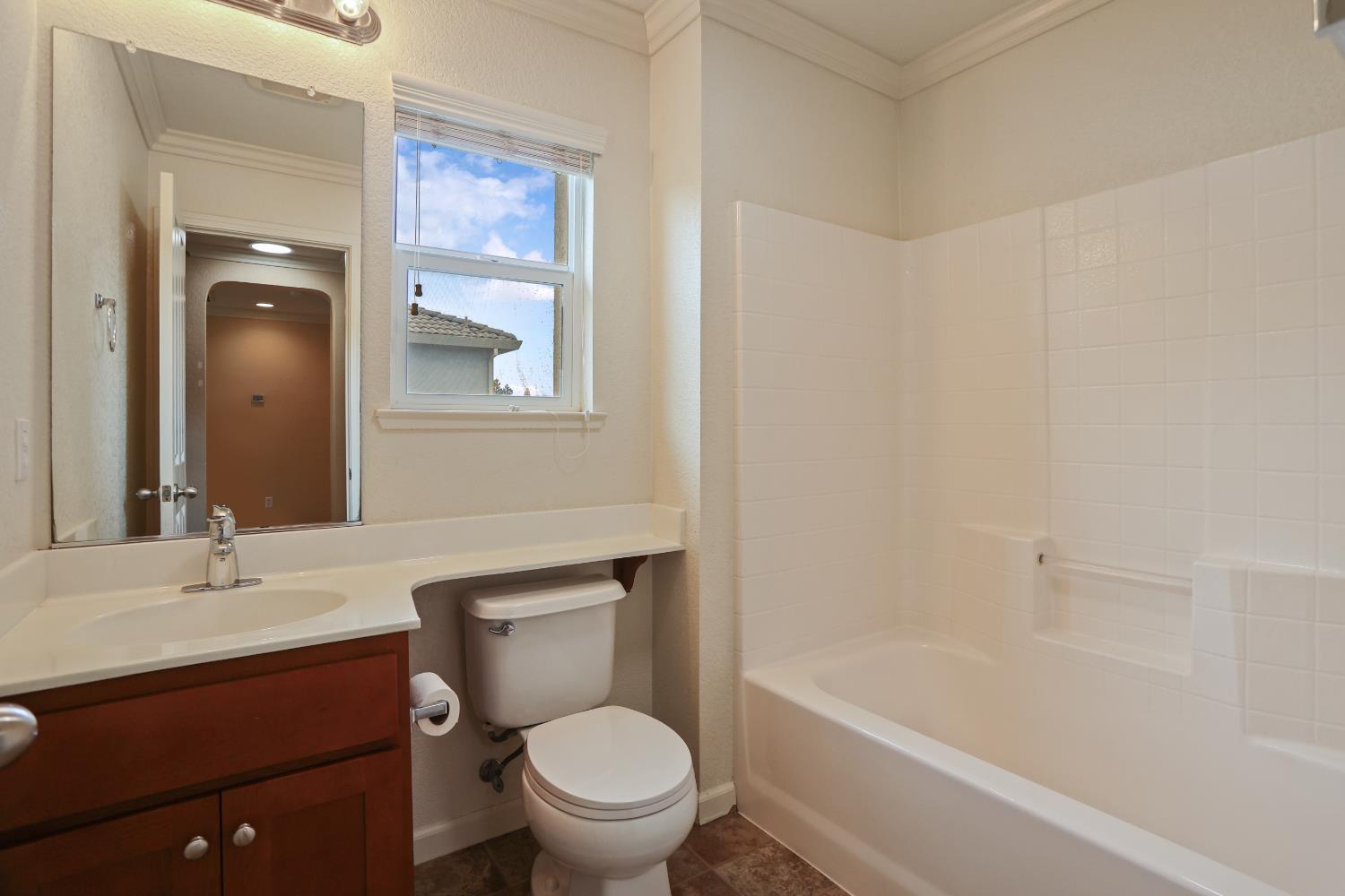 1542 Hearthsong Dr, Manteca, CA 95337