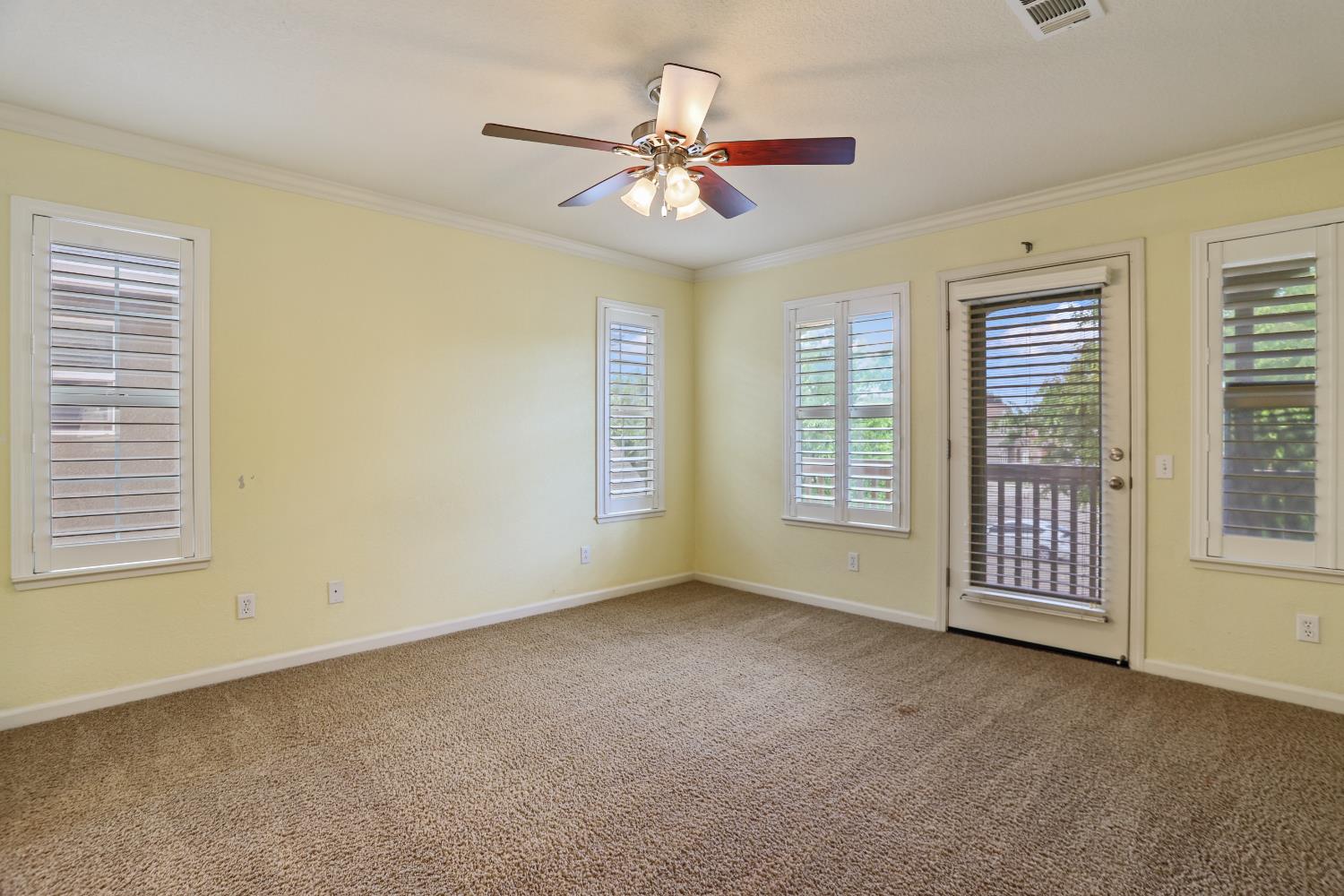 1542 Hearthsong Dr, Manteca, CA 95337