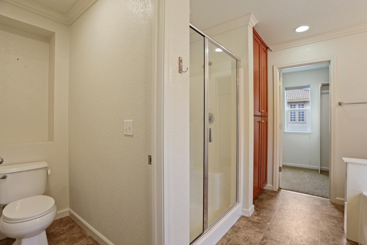 1542 Hearthsong Dr, Manteca, CA 95337