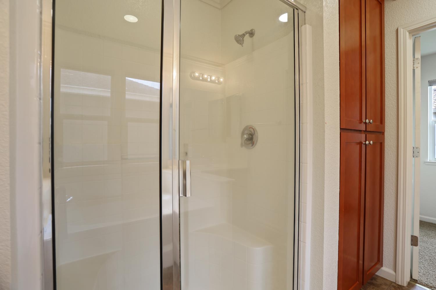 1542 Hearthsong Dr, Manteca, CA 95337