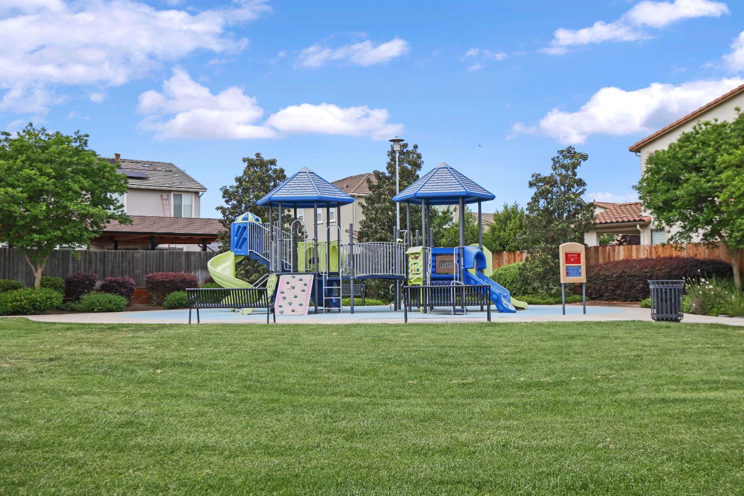 1542 Hearthsong Dr, Manteca, CA 95337