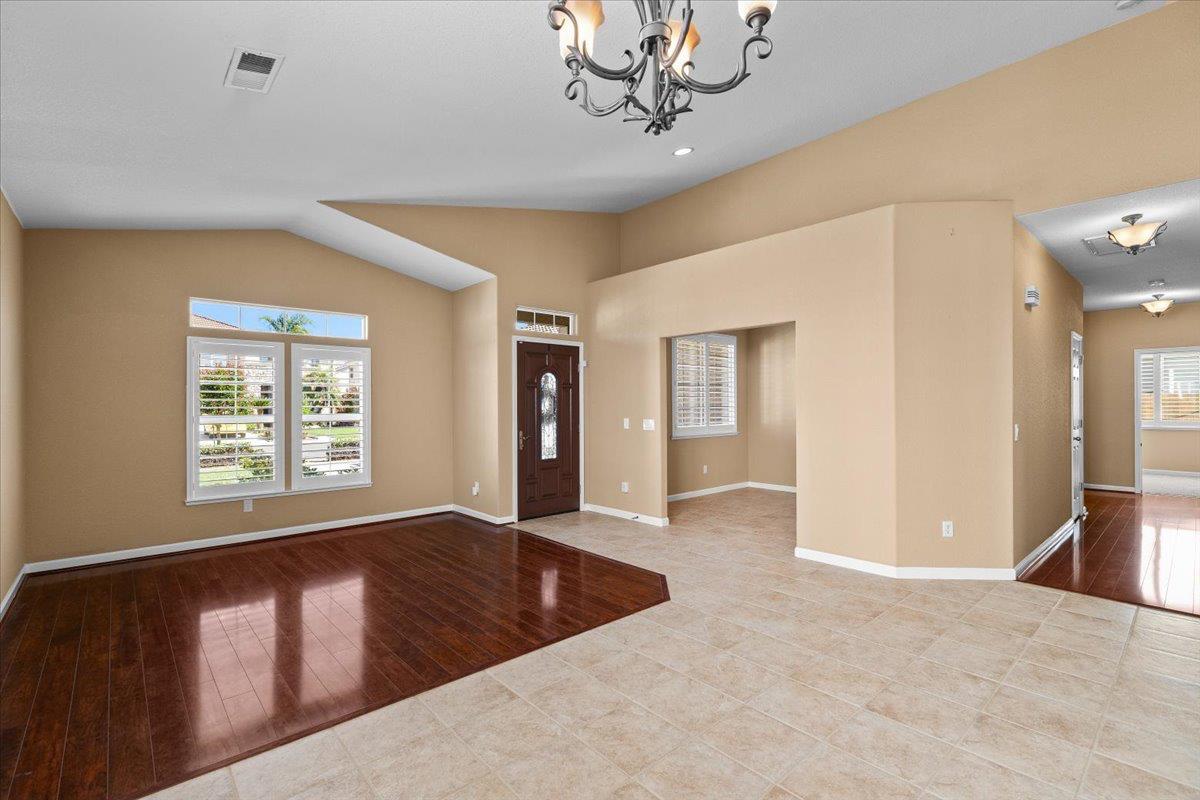 1924 Sunflower Ct, Modesto, CA 95356