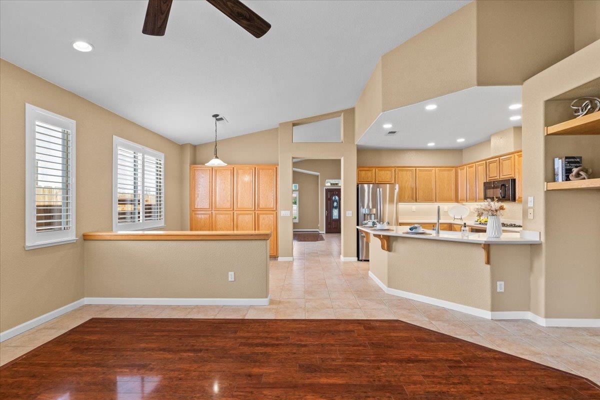 1924 Sunflower Ct, Modesto, CA 95356