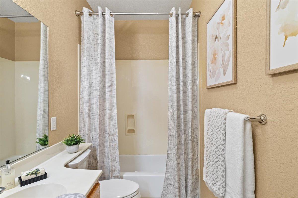 1924 Sunflower Ct, Modesto, CA 95356