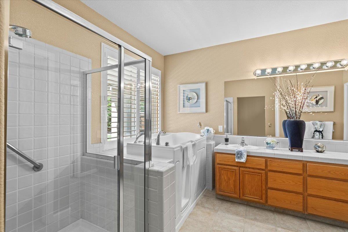 1924 Sunflower Ct, Modesto, CA 95356