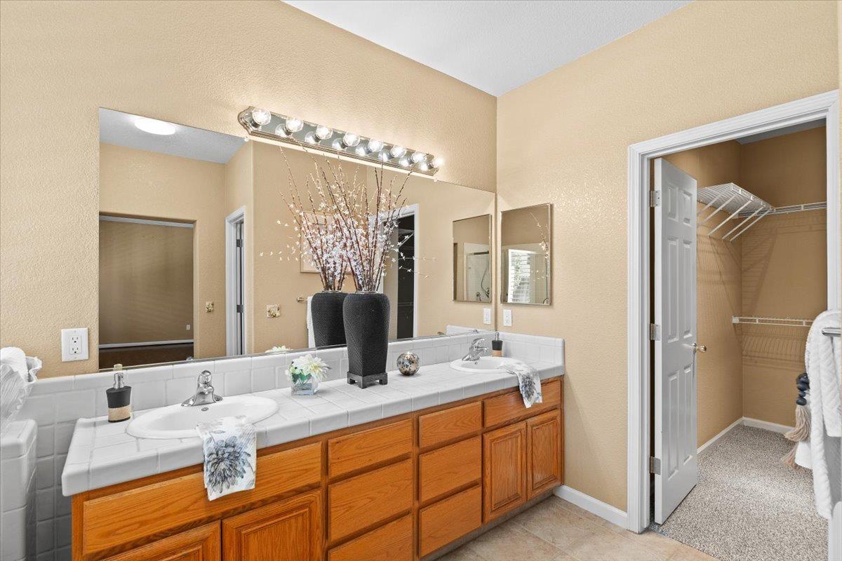 1924 Sunflower Ct, Modesto, CA 95356