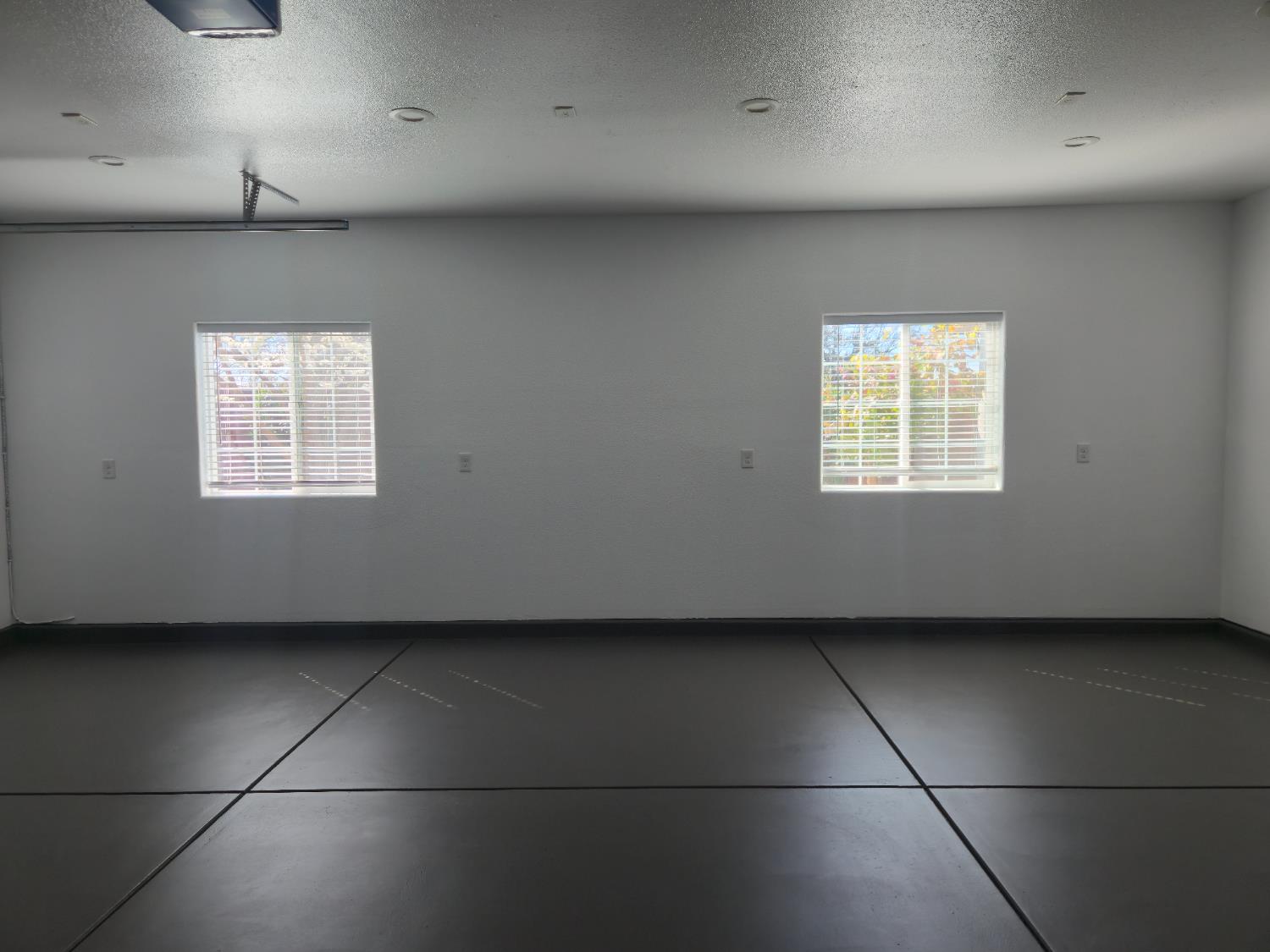 9293 Hillside Dr, Delhi, CA 95315