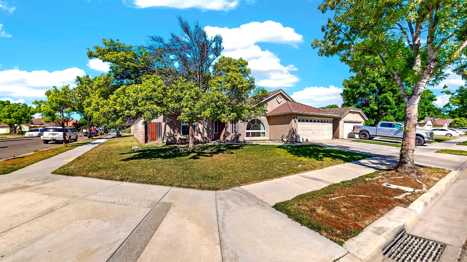 529 Fairmont Dr, Los Banos, CA 93635